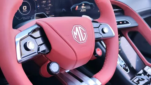 MG Cyberster Cyberster 77kWh AWD Czerwony Dach Nowy