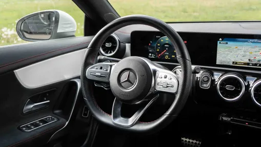 MERCEDES-BENZ CLA CLA 200 AMG Line 7G-DCT