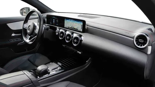 MERCEDES-BENZ CLA CLA 200 AMG Line 7G-DCT