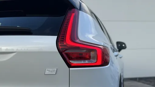 VOLVO XC40 XC40 82kWh P8 Recharge AWD Plus aut