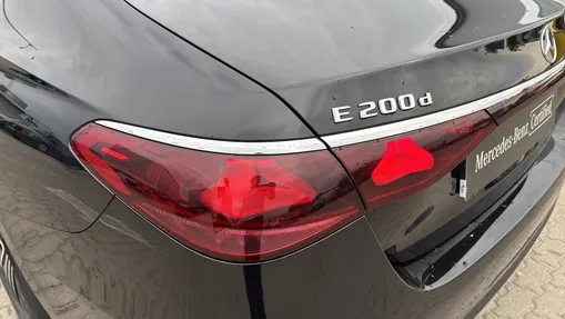 MERCEDES-BENZ E Klasa E 200 d mHEV Avantgarde 9G-Tronic