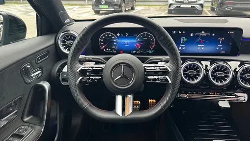 MERCEDES-BENZ A Klasa A 200 7G-DCT