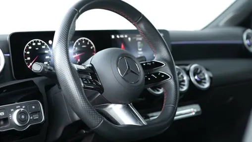 MERCEDES-BENZ A Klasa A 200 AMG Line 7G-DCT