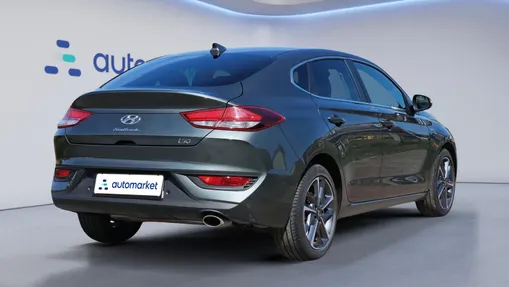 HYUNDAI i30 i30 Fastback 1.5 T-GDI 48V Smart DCT