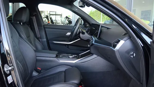 BMW Seria 3 330e xDrive M Sport sport-aut