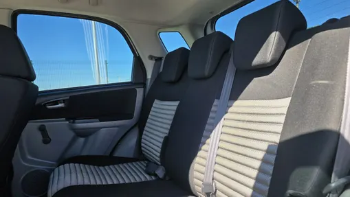 SUZUKI SX4 -