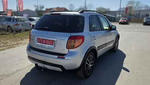SUZUKI SX4 -