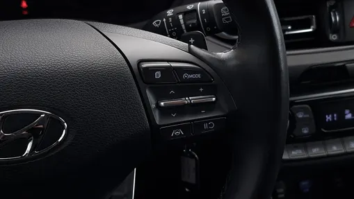 HYUNDAI i30 i30 1.0 T-GDI Smart DCT