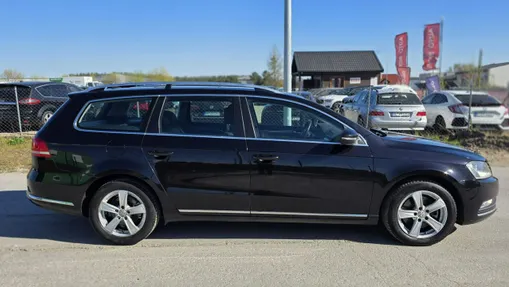 VOLKSWAGEN Passat -