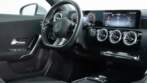 MERCEDES-BENZ A Klasa A 200 AMG Line 7G-DCT