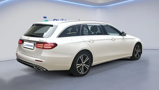 MERCEDES-BENZ E Klasa E 220 d 4-Matic