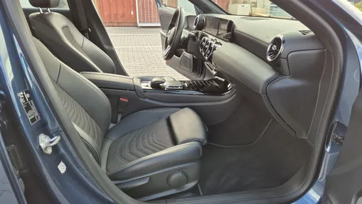 MERCEDES-BENZ A Klasa A 180 Style 7G-DCT