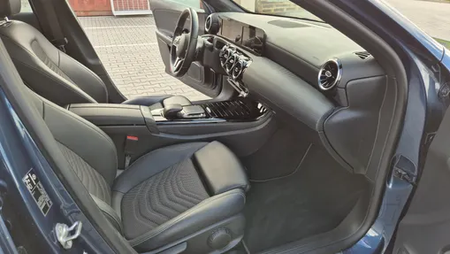 MERCEDES-BENZ A Klasa A 180 Style 7G-DCT