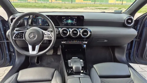 MERCEDES-BENZ A Klasa A 180 Style 7G-DCT