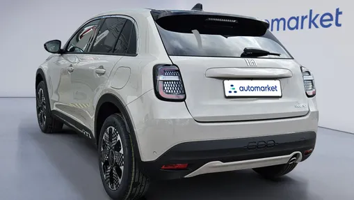 FIAT 600 600 1.2 Turbo Hybrid La Prima eDCT Nowy