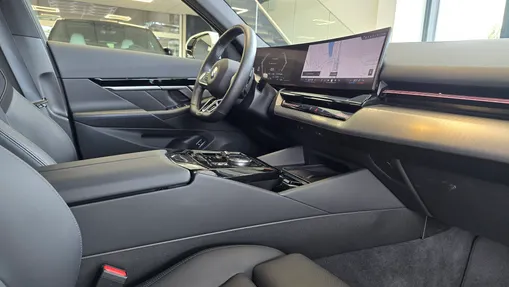BMW Seria 5 520i mHEV M Sport aut