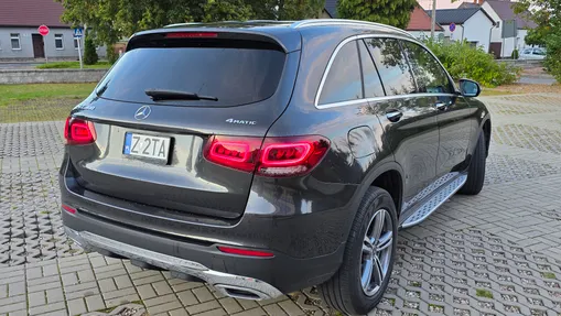 MERCEDES-BENZ GLC -