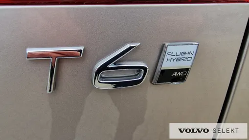 VOLVO XC60 XC60 T6 Plug-In Hybrid AWD Plus Dark aut