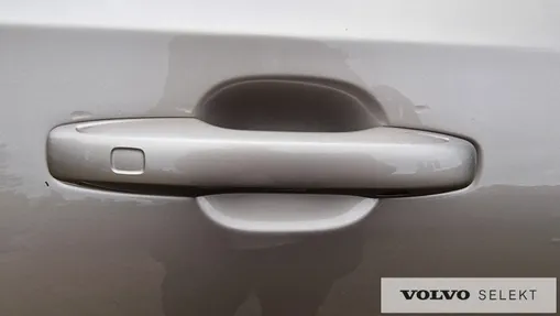 VOLVO XC60 XC60 T6 Plug-In Hybrid AWD Plus Dark aut