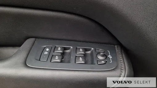 VOLVO XC60 XC60 T6 Plug-In Hybrid AWD Plus Dark aut