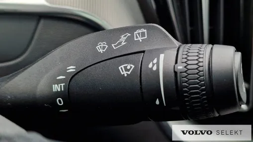 VOLVO XC60 XC60 T6 Plug-In Hybrid AWD Plus Dark aut