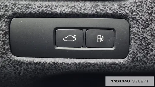 VOLVO XC60 XC60 T6 Plug-In Hybrid AWD Plus Dark aut