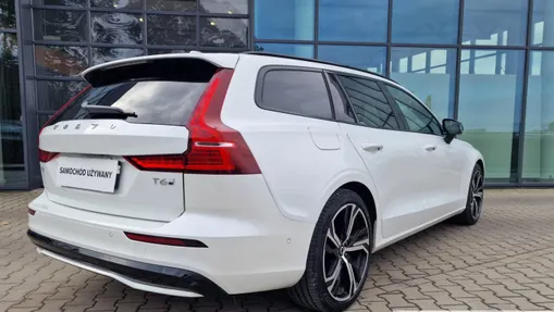 VOLVO V60 V60 T6 AWD Plug-In Hybrid Plus Dark aut