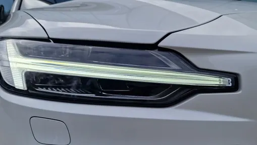 VOLVO V60 V60 T6 AWD Plug-In Hybrid Plus Dark aut