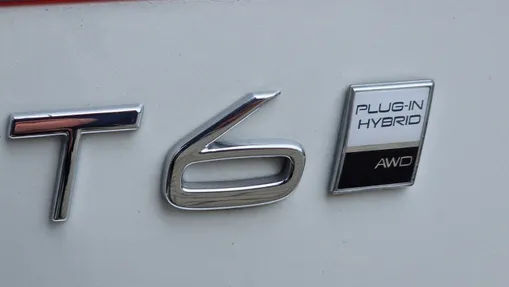 VOLVO V60 V60 T6 AWD Plug-In Hybrid Plus Dark aut