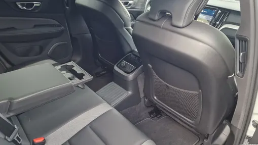 VOLVO V60 V60 T6 AWD Plug-In Hybrid Plus Dark aut