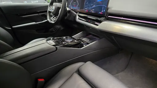 BMW Seria 5 520i mHEV M Sport aut