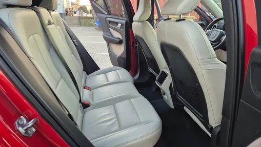 VOLVO XC40 XC40 D3 Momentum Pro aut