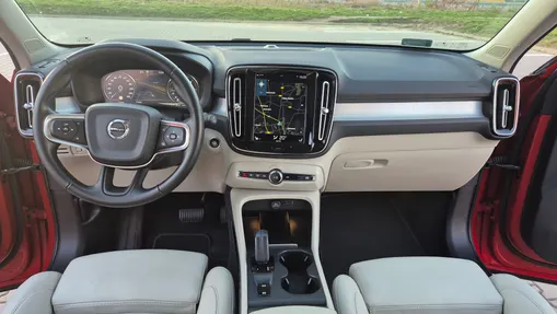 VOLVO XC40 XC40 D3 Momentum Pro aut