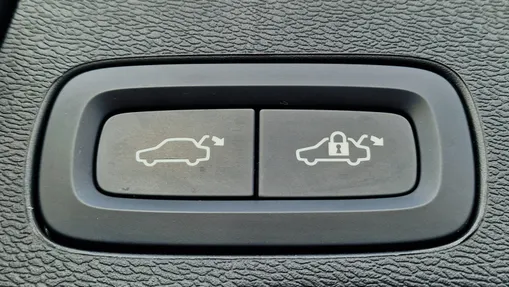 VOLVO XC60 XC60 T6 Plug-In Hybrid AWD Core aut
