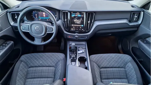 VOLVO XC60 XC60 T6 Plug-In Hybrid AWD Core aut