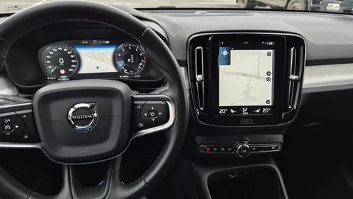 VOLVO XC40 XC40 T3 Momentum Pro aut