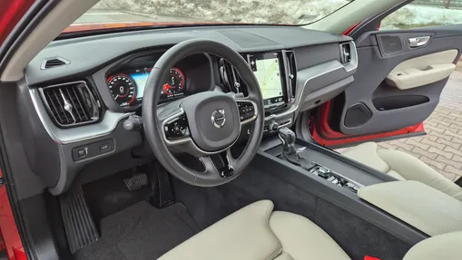 VOLVO XC60 XC60 T4 Momentum Pro aut
