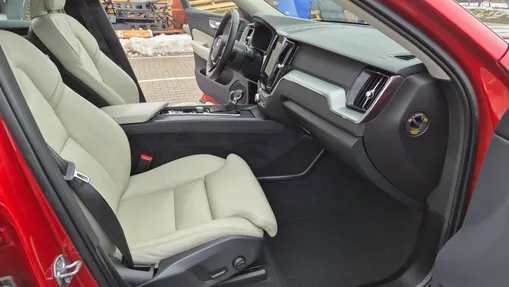 VOLVO XC60 XC60 T4 Momentum Pro aut