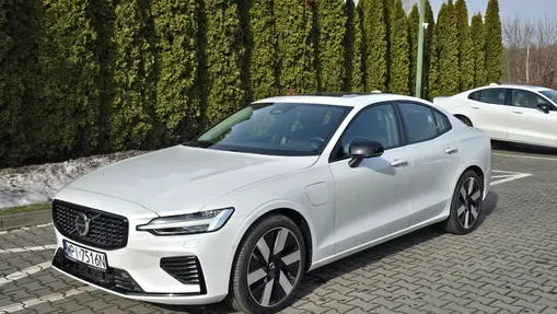 VOLVO S60 S60 T8 AWD Plug-In Hybrid Polestar Engineered aut