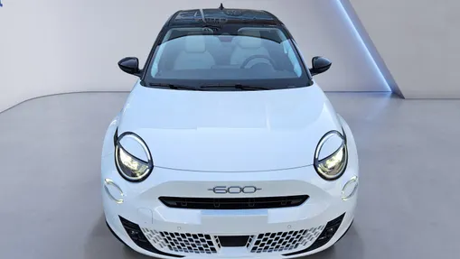 FIAT 600 600 1.2 Turbo Hybrid La Prima eDCT Nowy