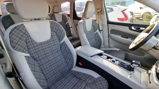 VOLVO XC60 XC60 T4 Momentum aut