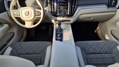 VOLVO XC60 XC60 T4 Momentum aut