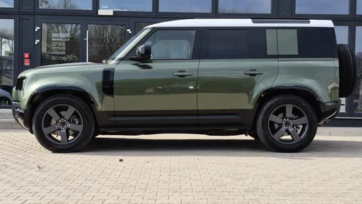 LAND ROVER Defender -