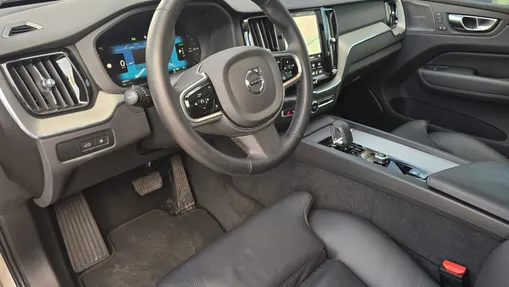 VOLVO XC60 XC60 T6 Plug-In Hybrid AWD Plus Dark aut