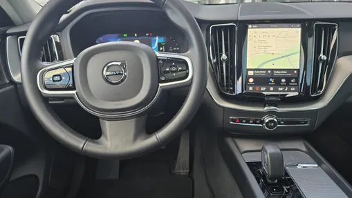 VOLVO XC60 XC60 T6 Plug-In Hybrid AWD Plus Dark aut
