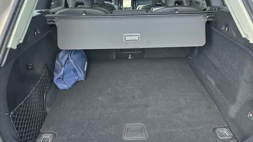 VOLVO XC60 XC60 T6 Plug-In Hybrid AWD Plus Dark aut