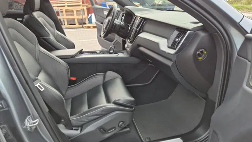 VOLVO XC60 XC60 T8 AWD Plug-In Hybrid R-Design aut