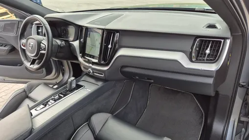 VOLVO XC60 XC60 T8 AWD Plug-In Hybrid R-Design aut
