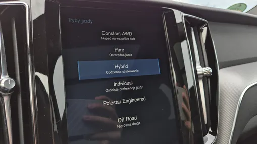 VOLVO XC60 XC60 T8 AWD Plug-In Hybrid R-Design aut
