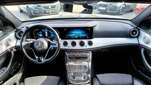 MERCEDES-BENZ E Klasa E 300 d 4-Matic Avantgarde